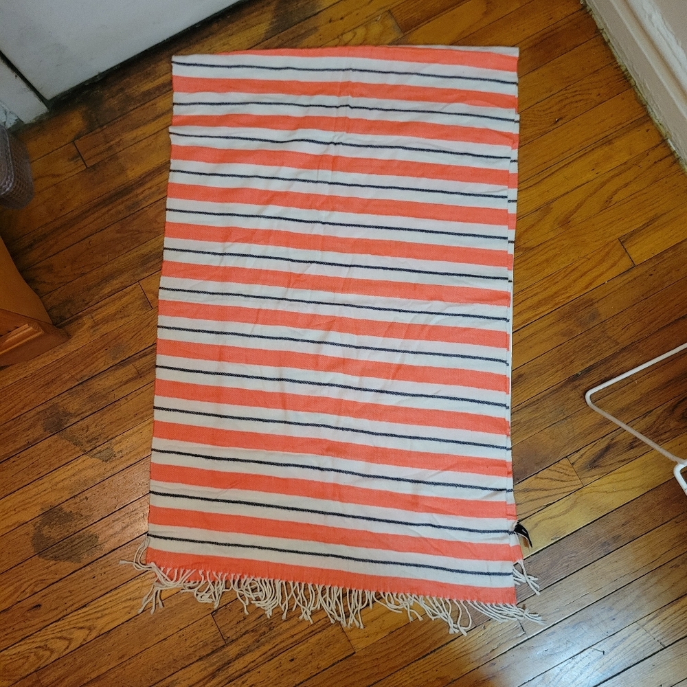 Gap‎ Striped Orange & White Wrap Scarf EUC Winter Holiday Outdoors Vintage